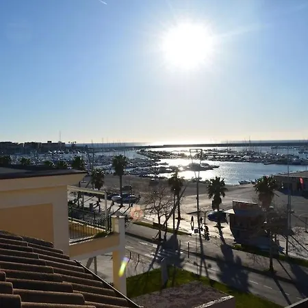 Attico Fronte Mare Con Wifi E Canali Satellitari Apartmán