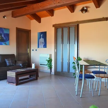 Attico Fronte Mare Con Wifi E Canali Satellitari Апартаменты *