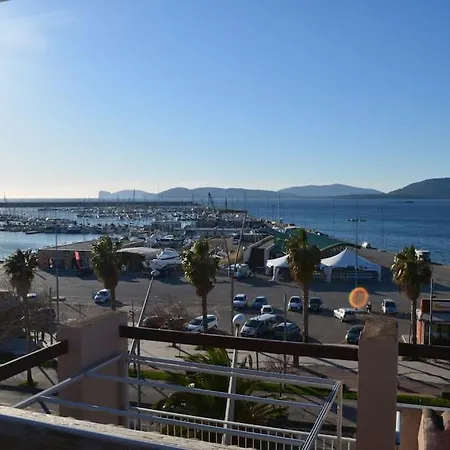 Attico Fronte Mare Con Wifi E Canali Satellitari Апартаменты *